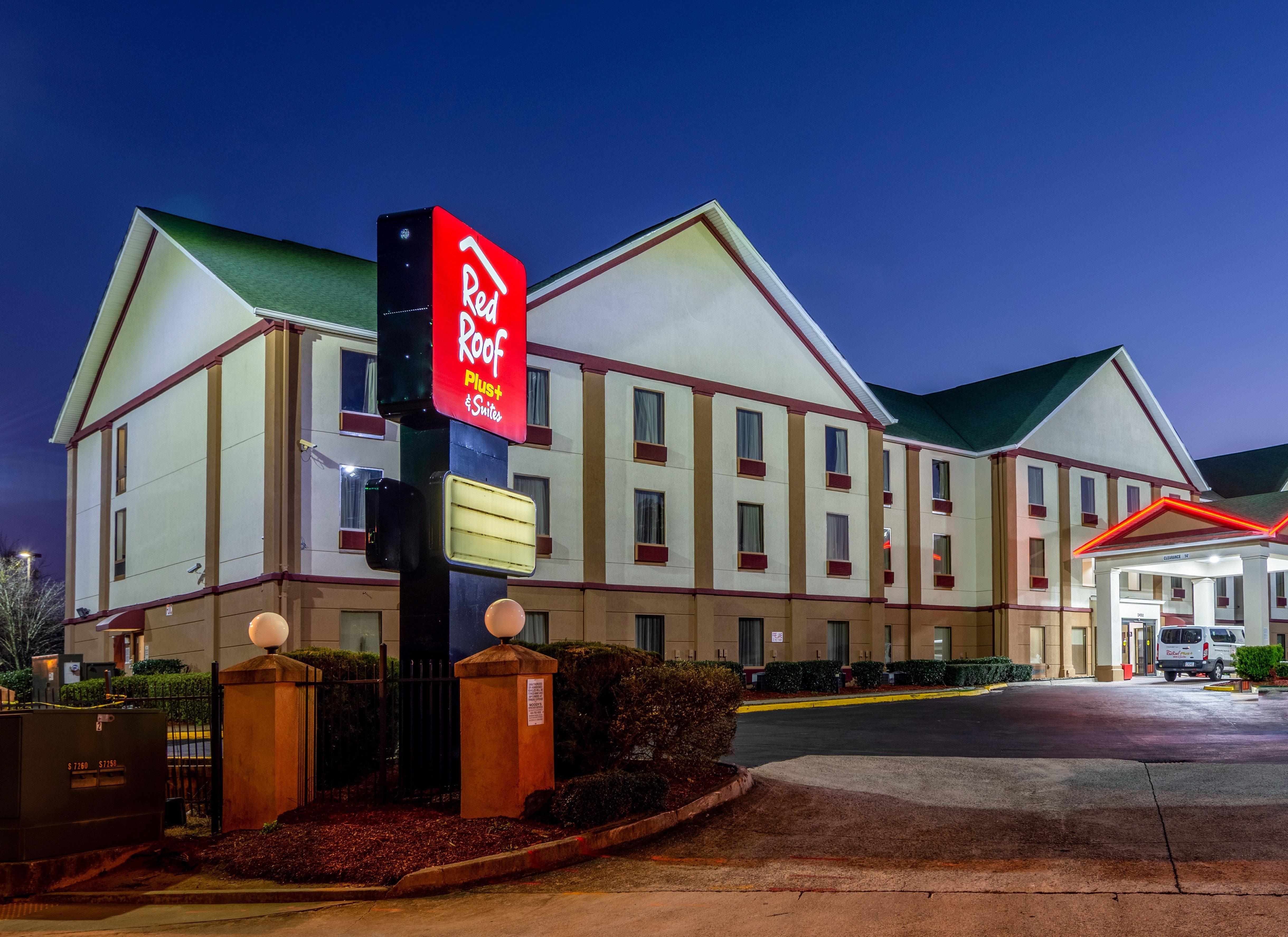 Red Roof Plus+ & Suites Atlanta Airport South Экстерьер фото