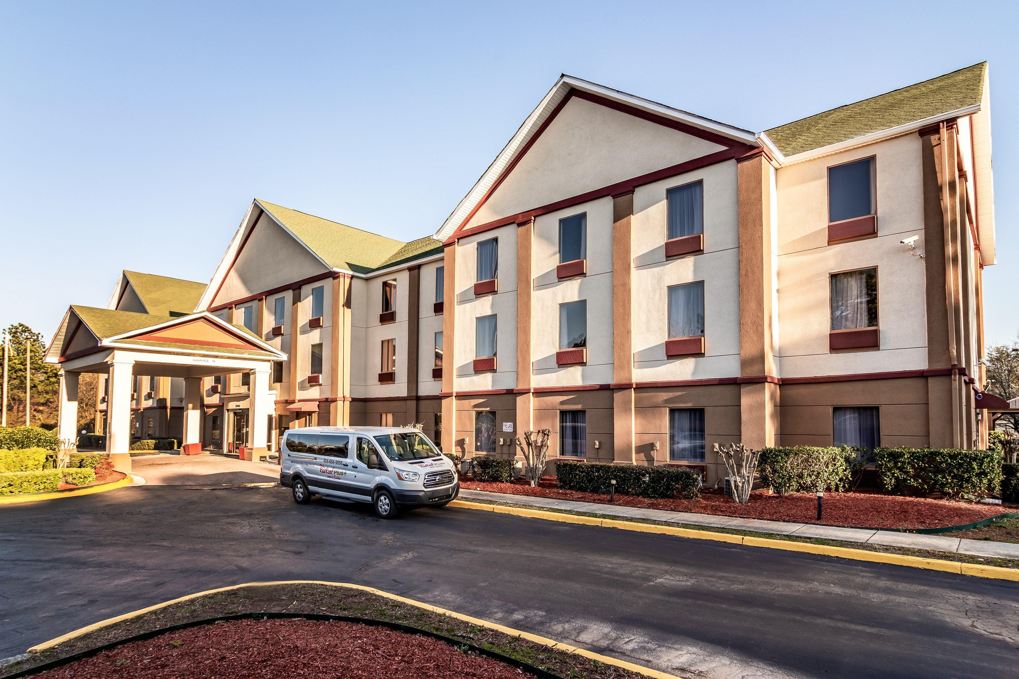 Red Roof Plus+ & Suites Atlanta Airport South Экстерьер фото